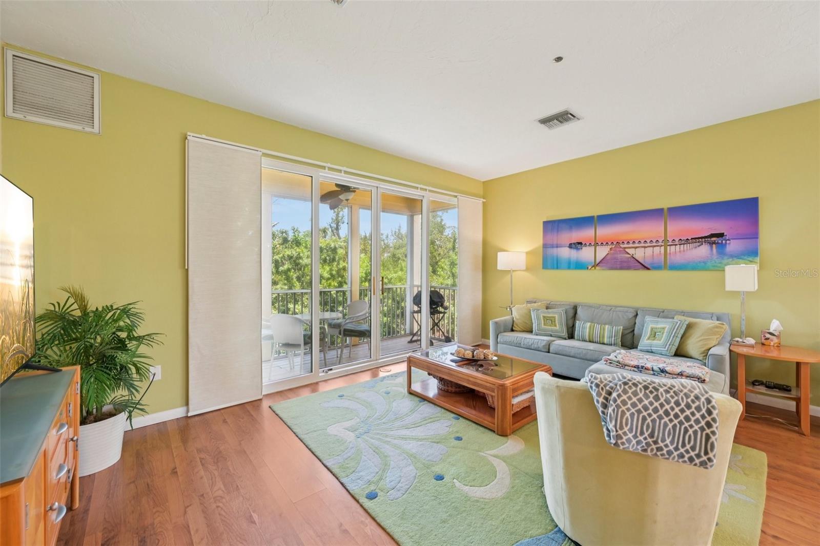 Image 3 of 35 For 660 Cedars Court