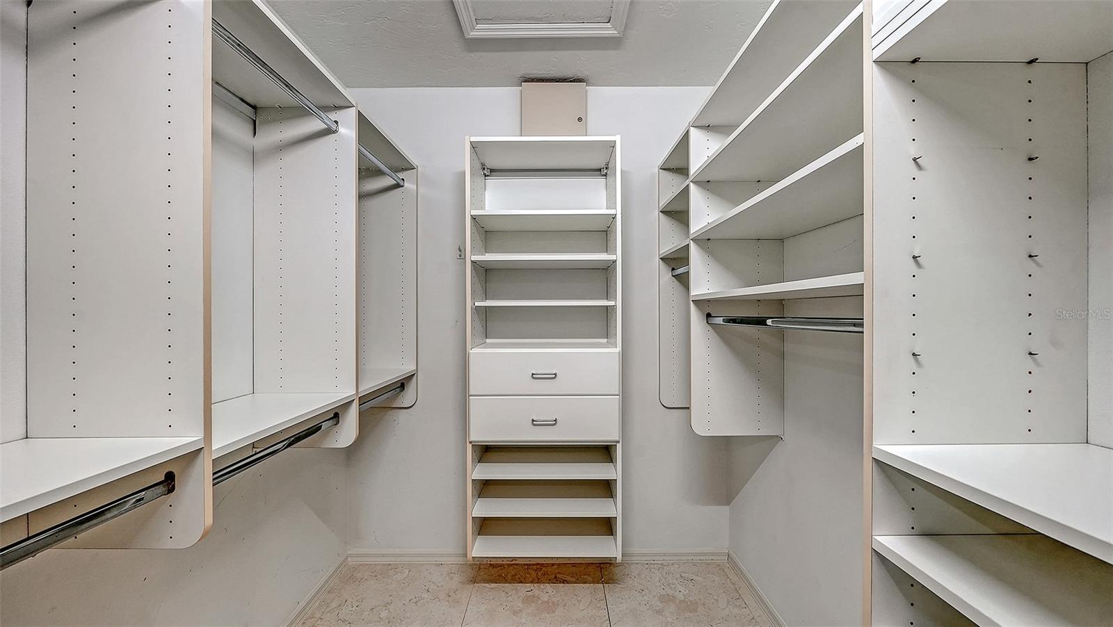 Image 36 of 87 For 3410 Chelmsford Court 3