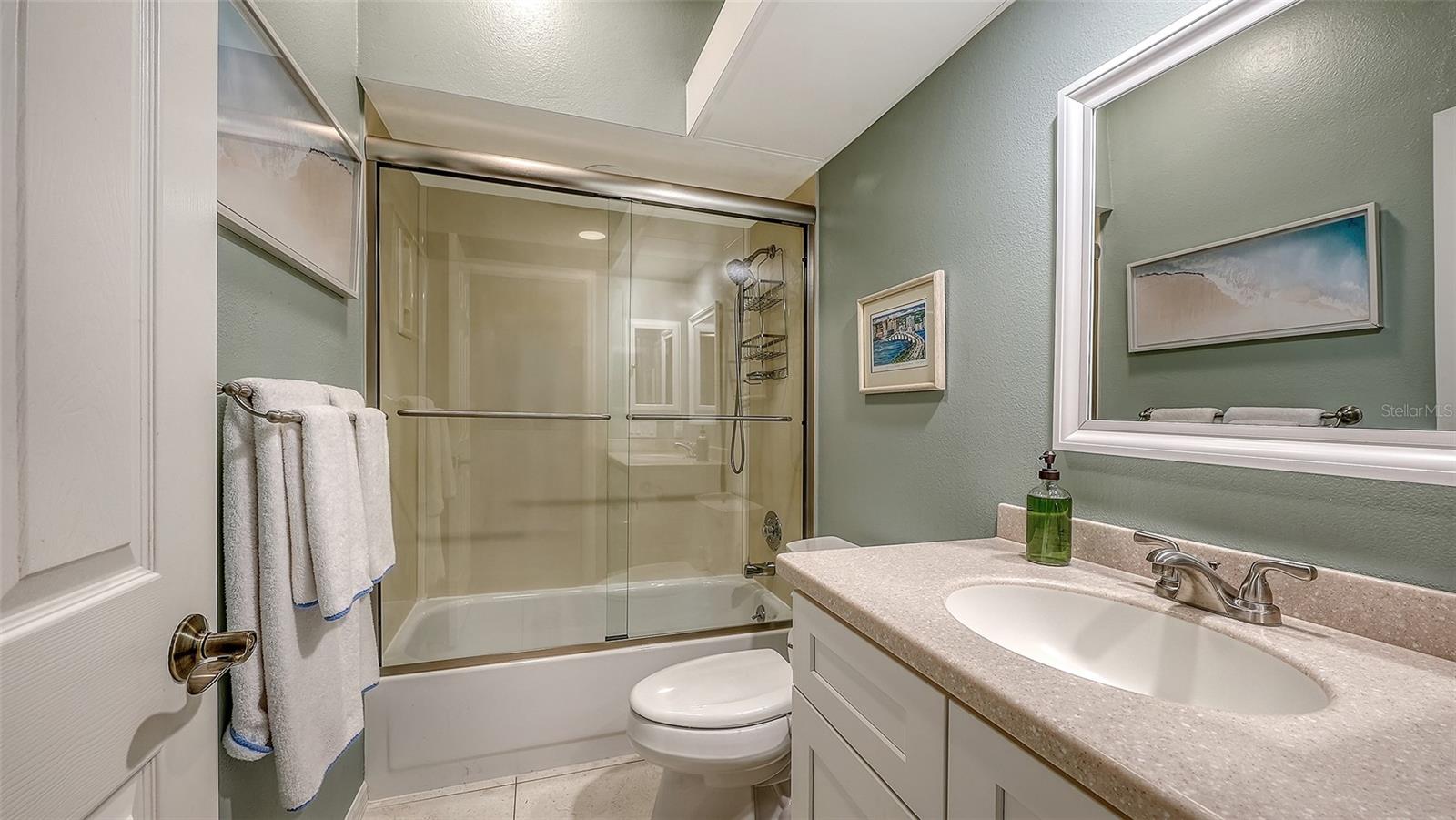 Image 40 of 87 For 3410 Chelmsford Court 3