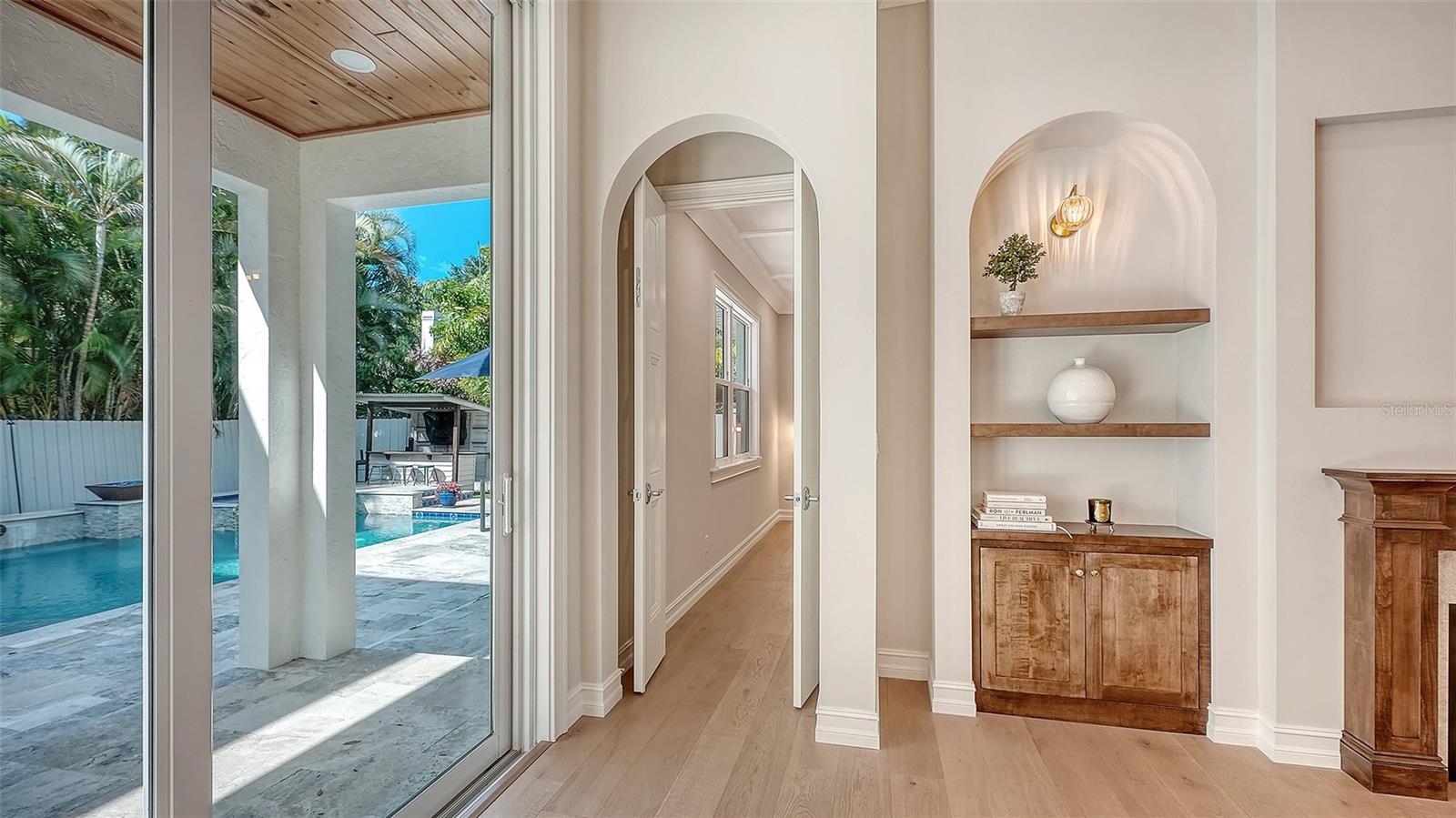 Image 29 of 82 For 1850 Webber Street