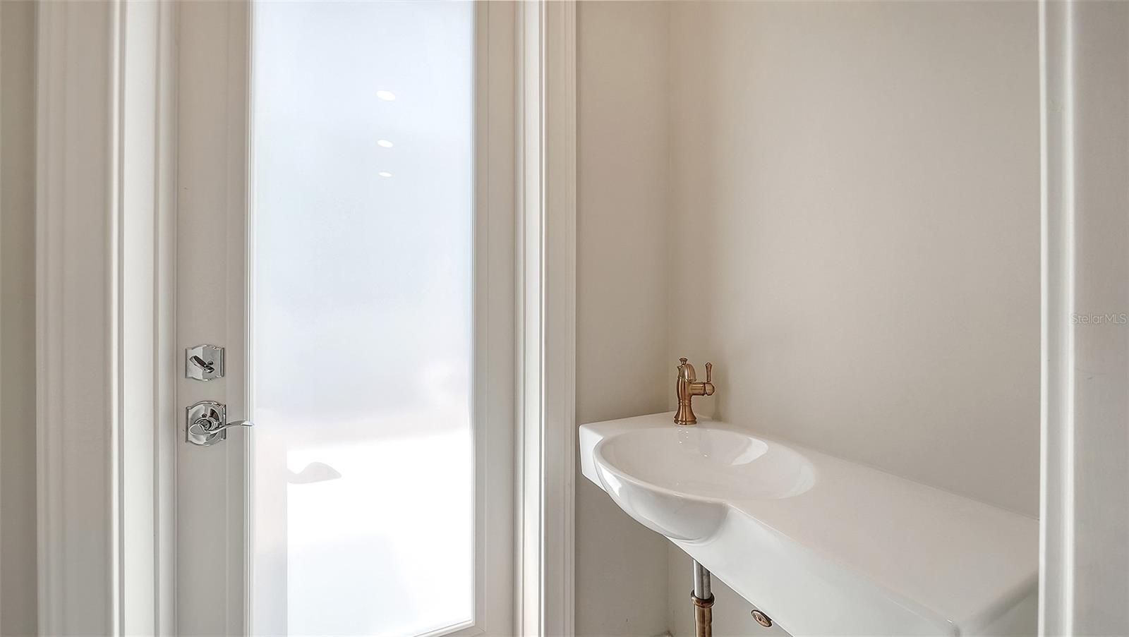 Image 38 of 82 For 1850 Webber Street