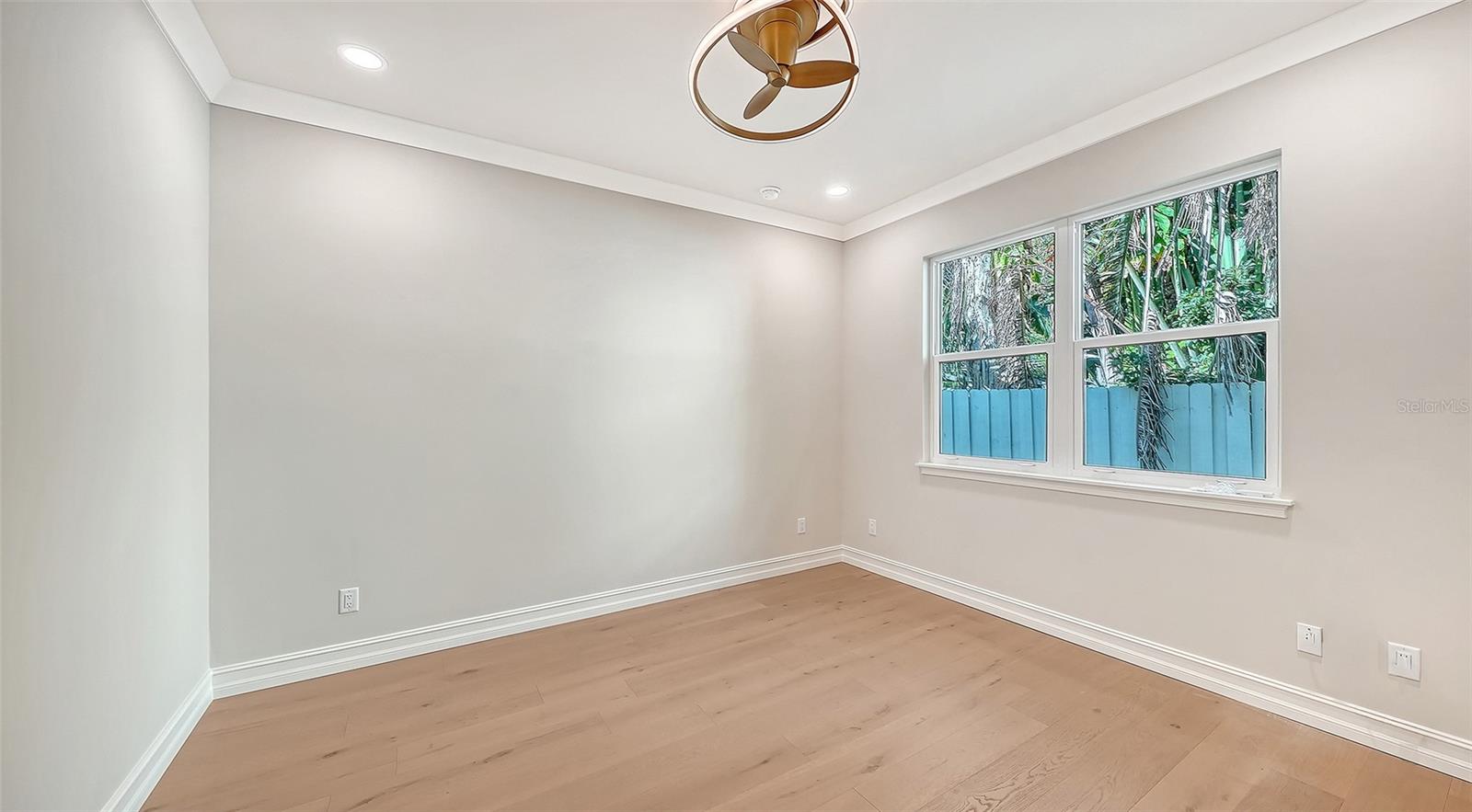 Image 39 of 82 For 1850 Webber Street