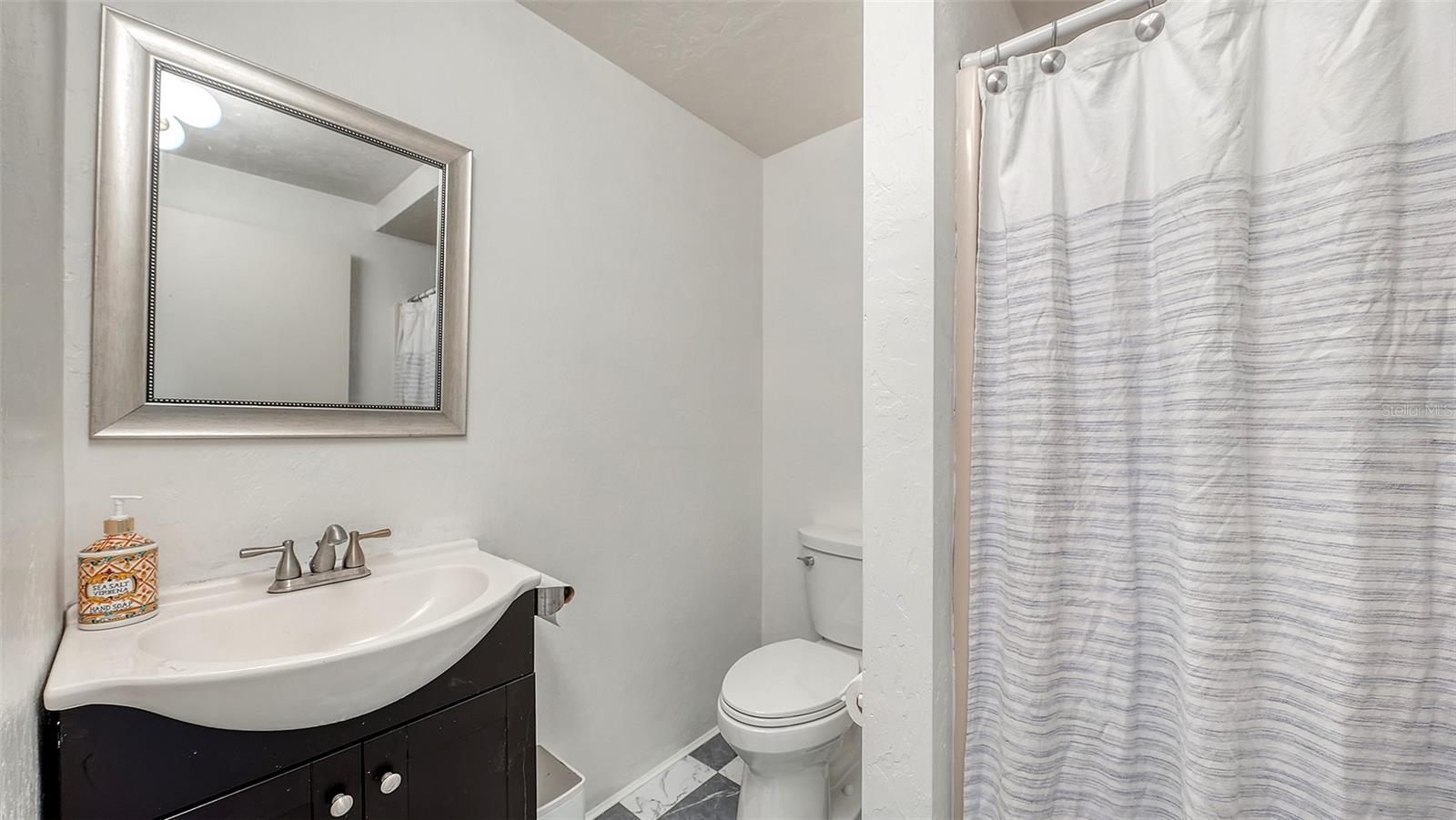 Image 61 of 82 For 1850 Webber Street