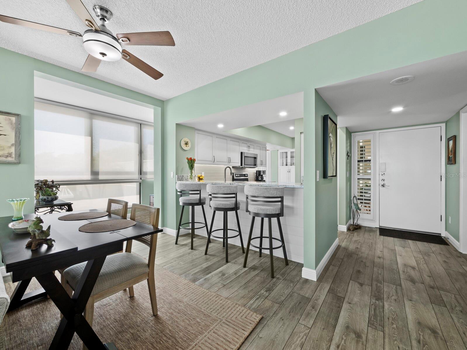 Image 21 of 50 For 2020 Harbourside Drive 417