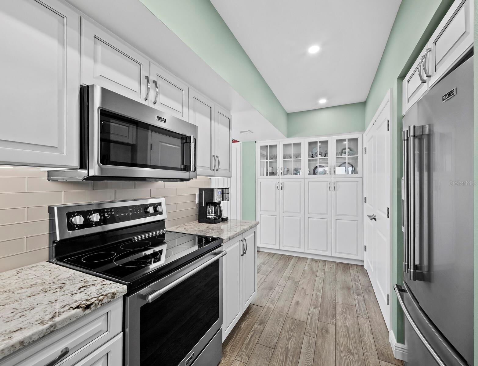 Image 25 of 50 For 2020 Harbourside Drive 417