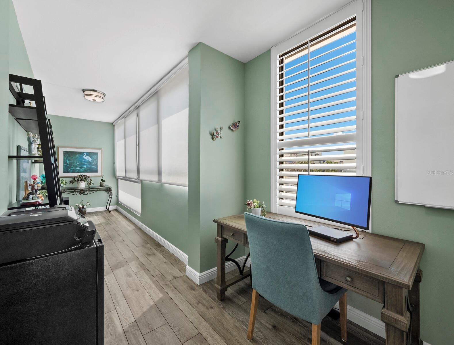 Image 26 of 50 For 2020 Harbourside Drive 417