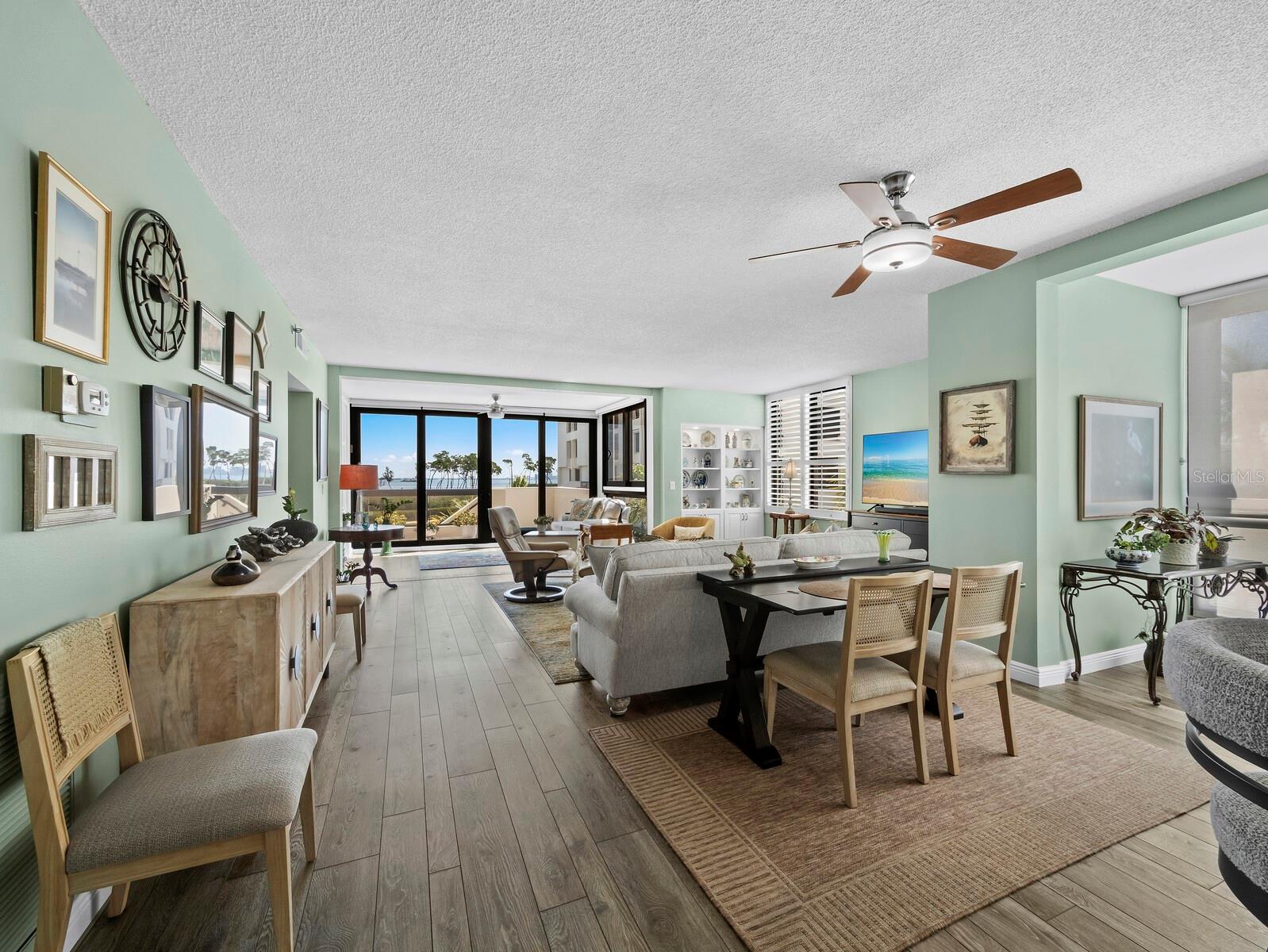 Image 3 of 50 For 2020 Harbourside Drive 417