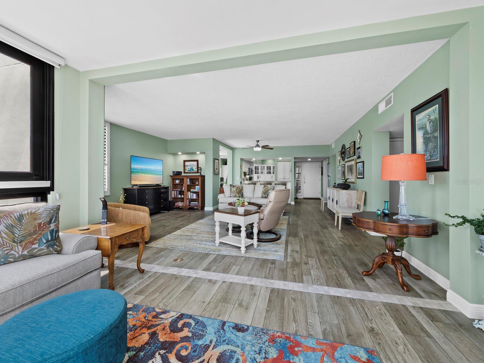 Image 6 of 50 For 2020 Harbourside Drive 417