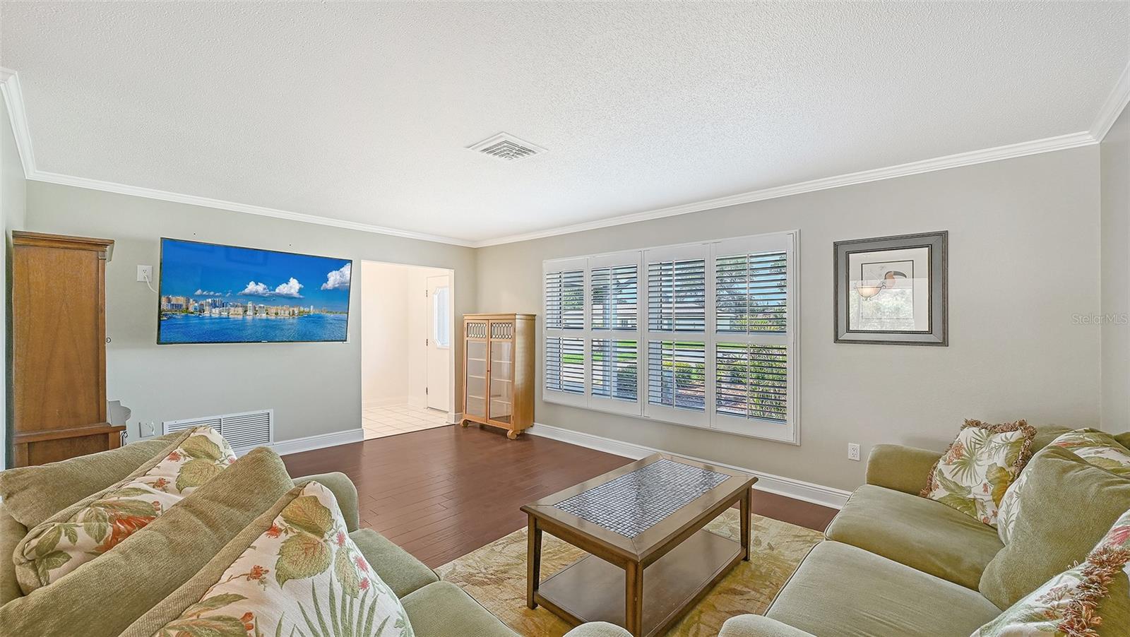 Image 7 of 56 For 1024 Deer Run