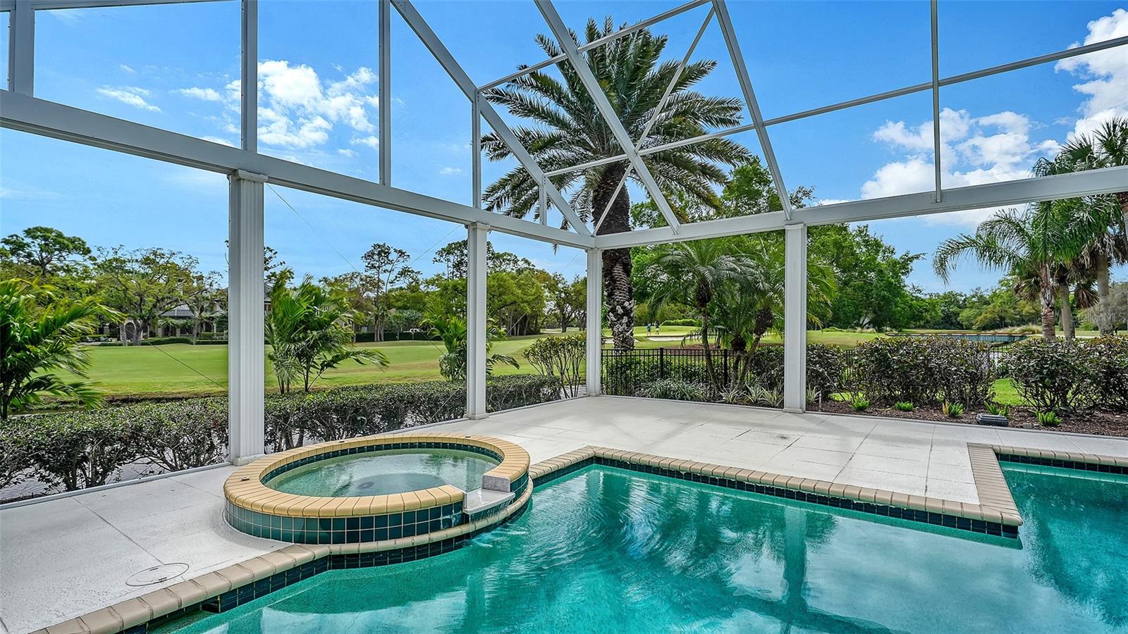 Image 38 of 100 For 228 Saint James Park