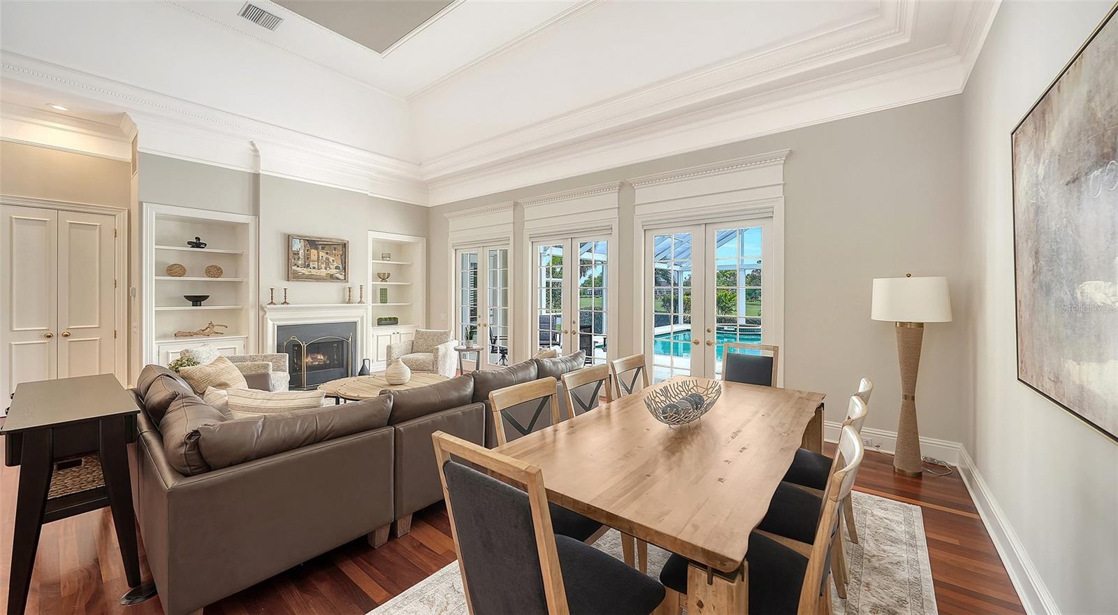 Image 6 of 100 For 228 Saint James Park