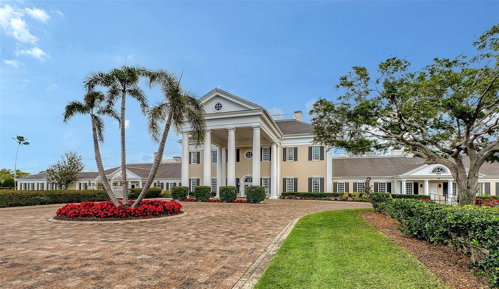 Image 63 of 100 For 228 Saint James Park