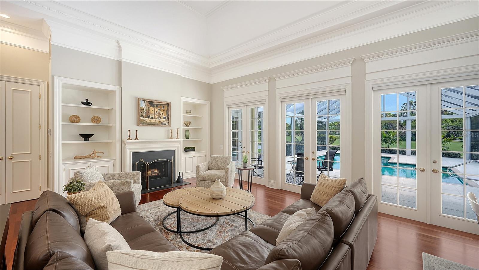 Image 7 of 100 For 228 Saint James Park