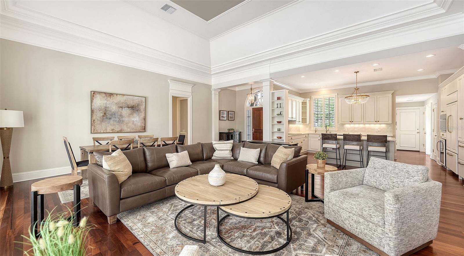 Image 9 of 100 For 228 Saint James Park