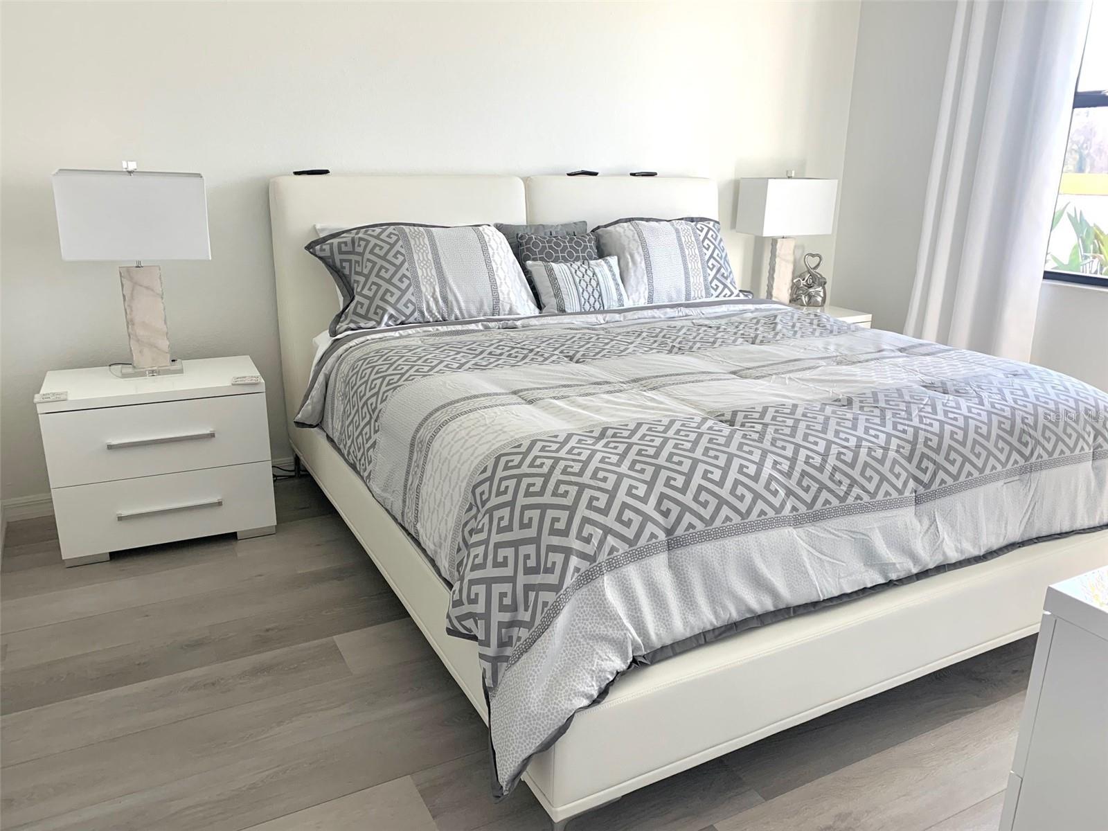 Image 5 of 20 For 17626 Gawthrop Drive 105