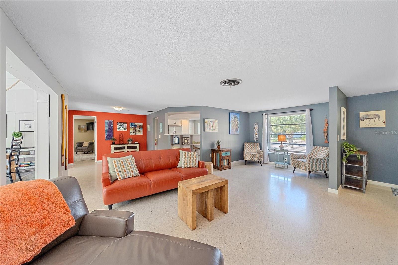 Image 10 of 50 For 611 Venice Lane