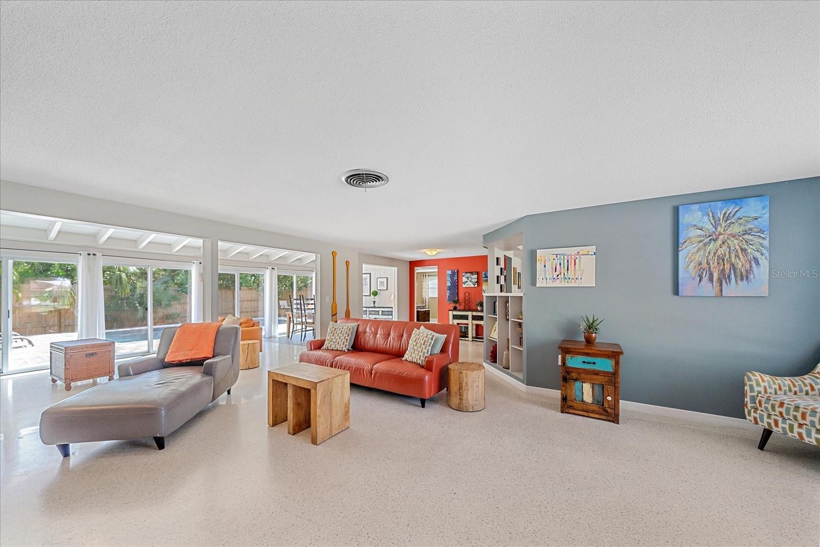 Image 11 of 50 For 611 Venice Lane