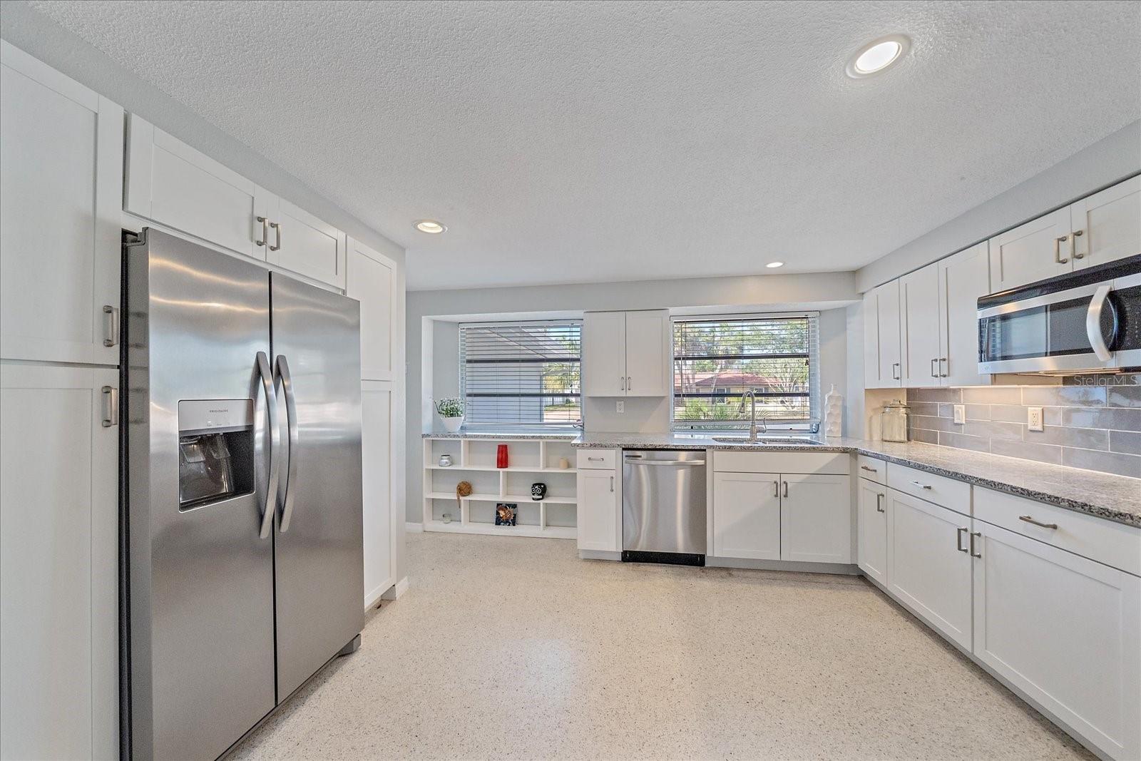 Image 13 of 50 For 611 Venice Lane