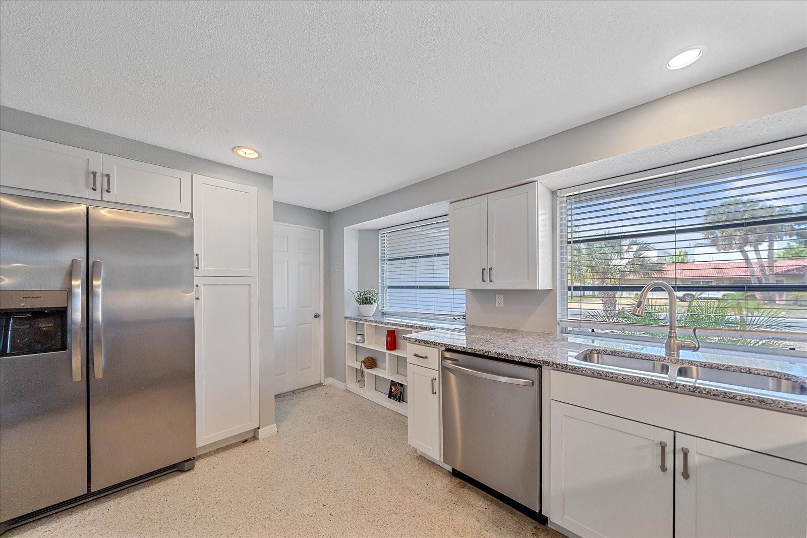 Image 17 of 50 For 611 Venice Lane