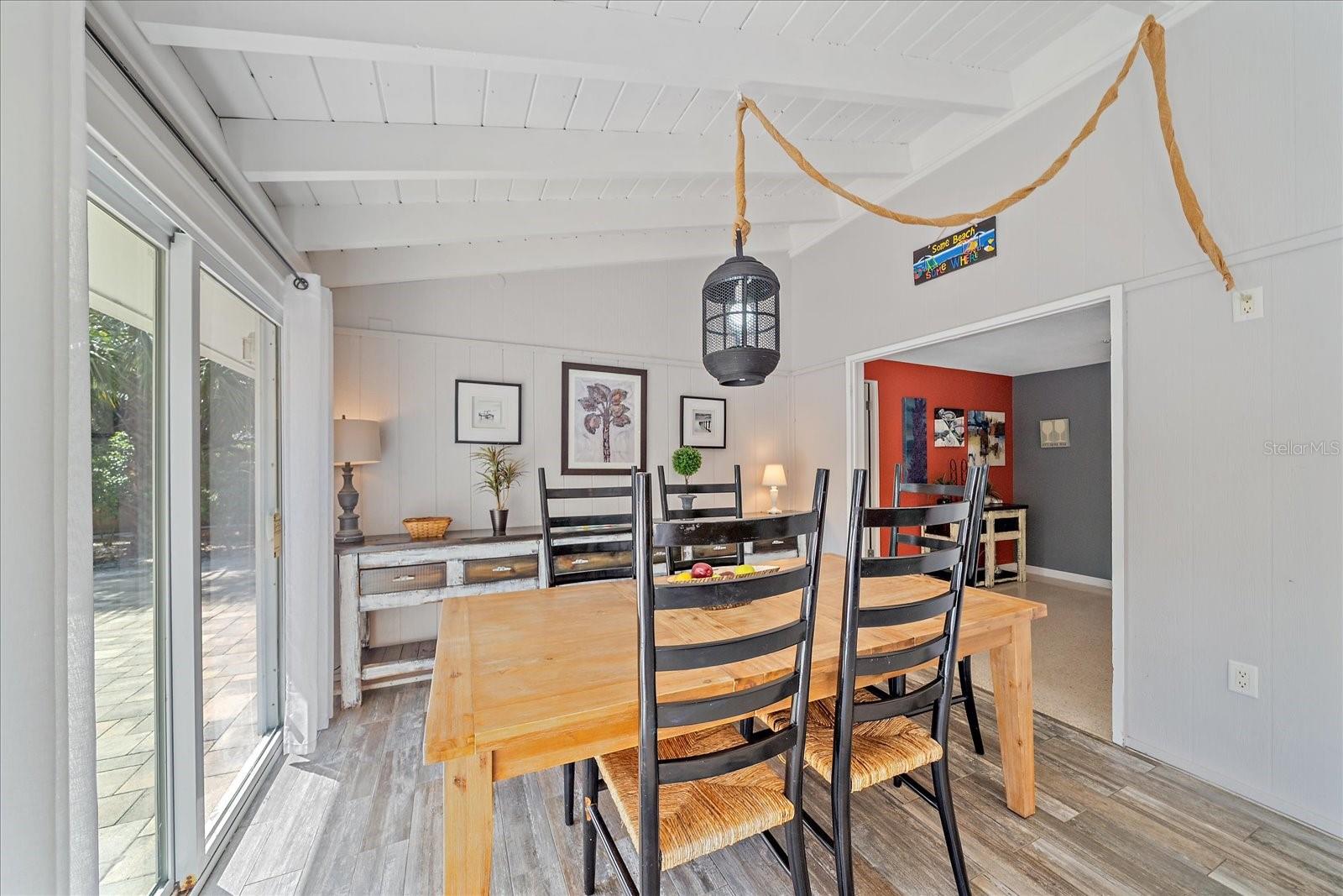 Image 19 of 50 For 611 Venice Lane