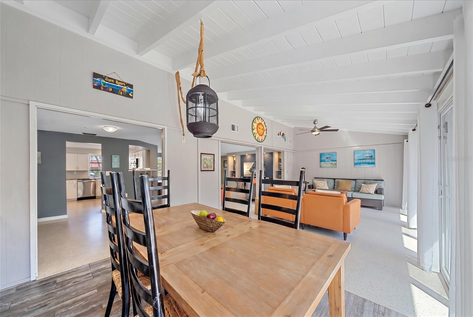 Image 20 of 50 For 611 Venice Lane