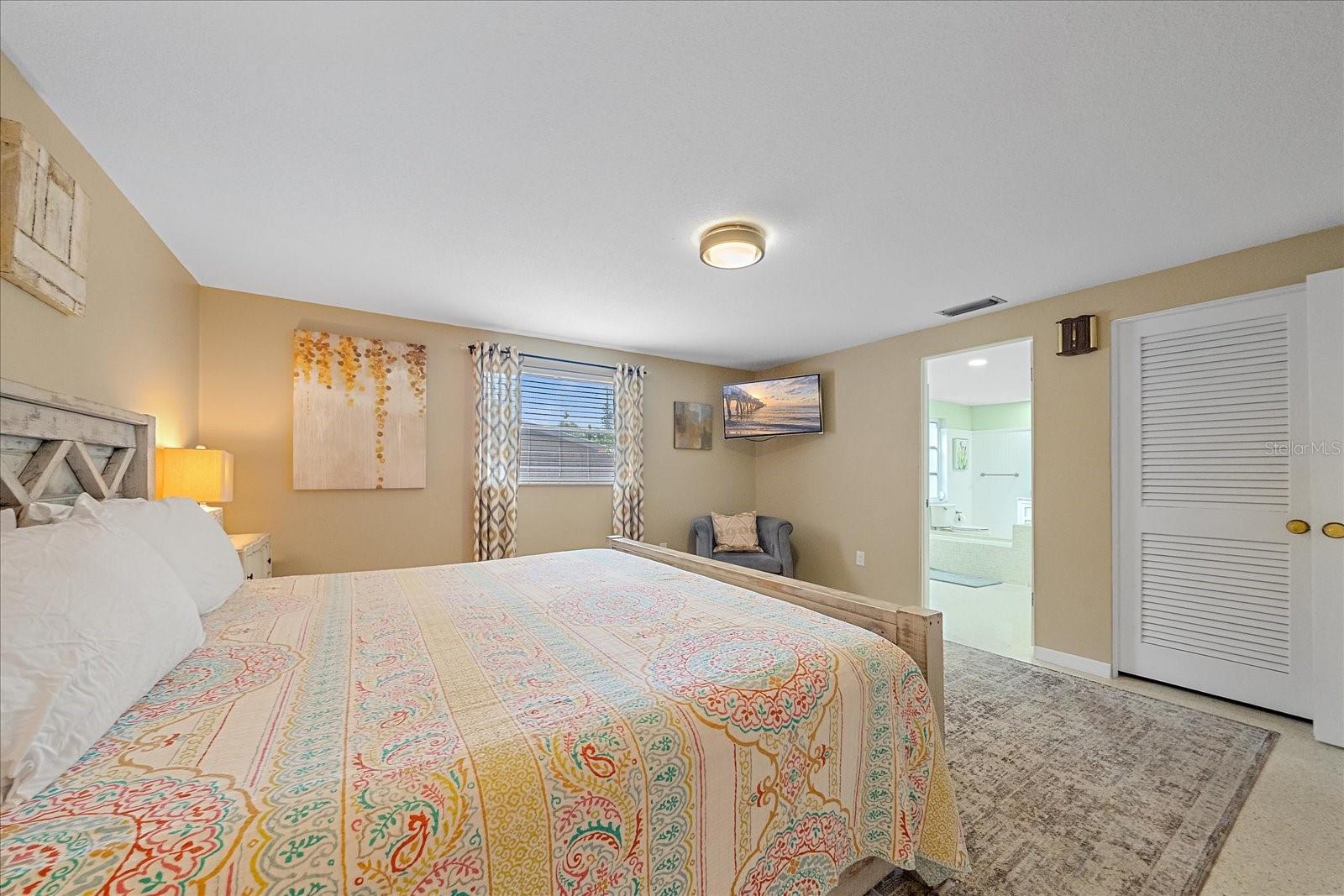 Image 22 of 50 For 611 Venice Lane