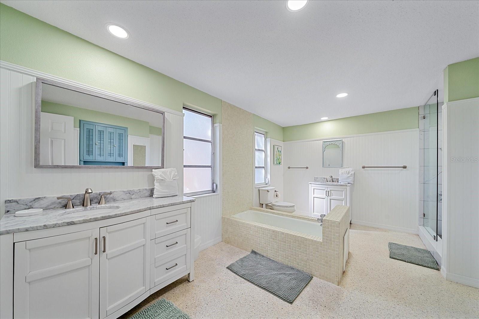 Image 25 of 50 For 611 Venice Lane