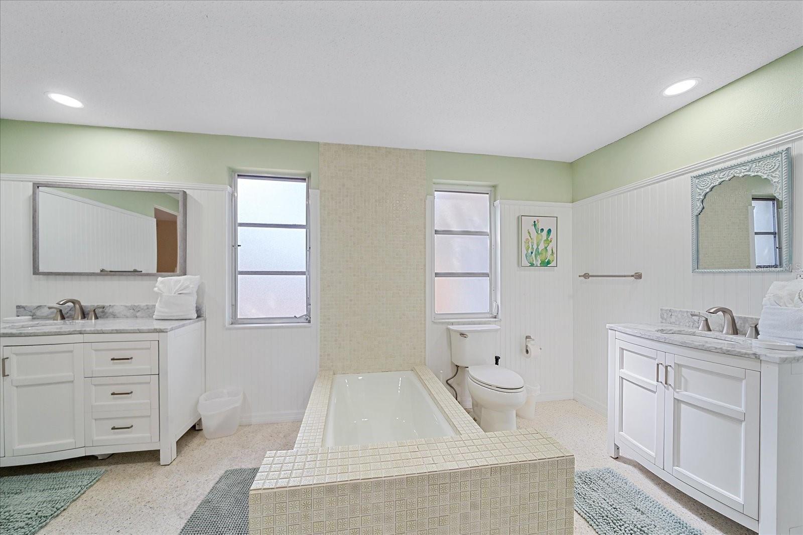 Image 26 of 50 For 611 Venice Lane