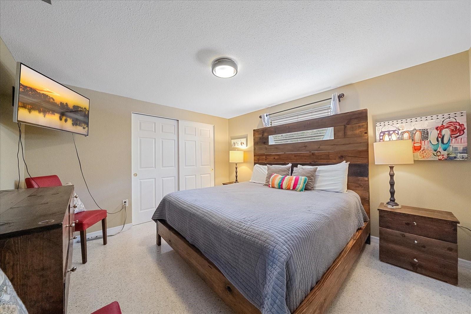 Image 28 of 50 For 611 Venice Lane