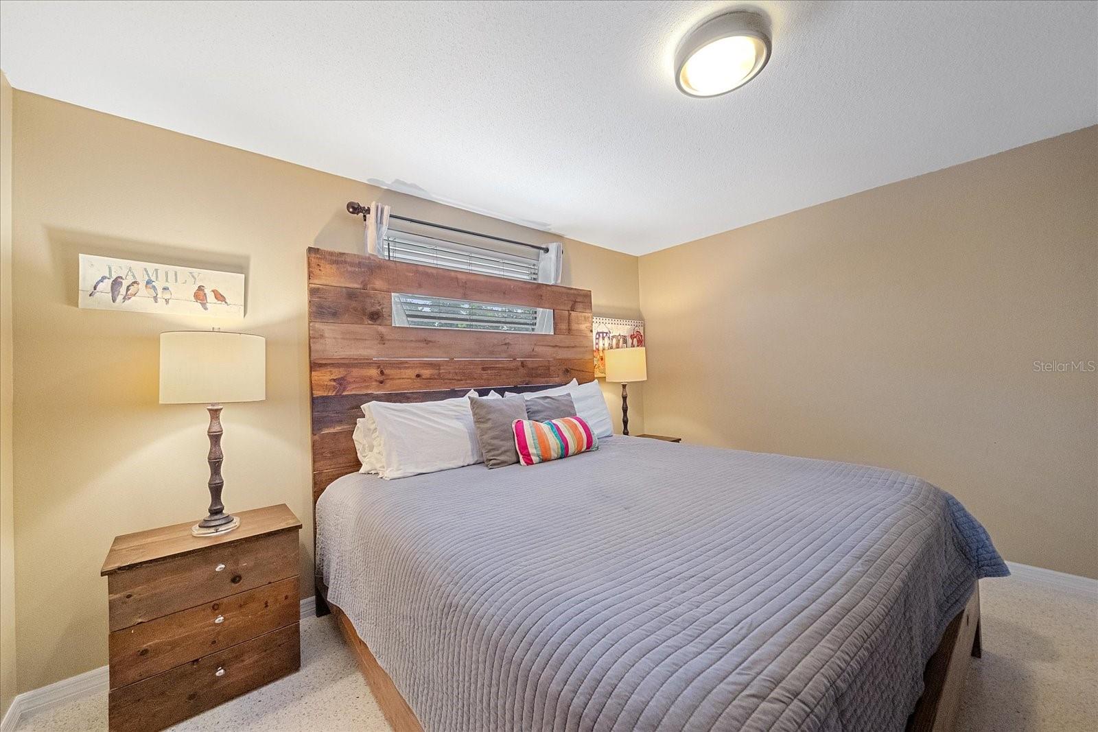 Image 29 of 50 For 611 Venice Lane