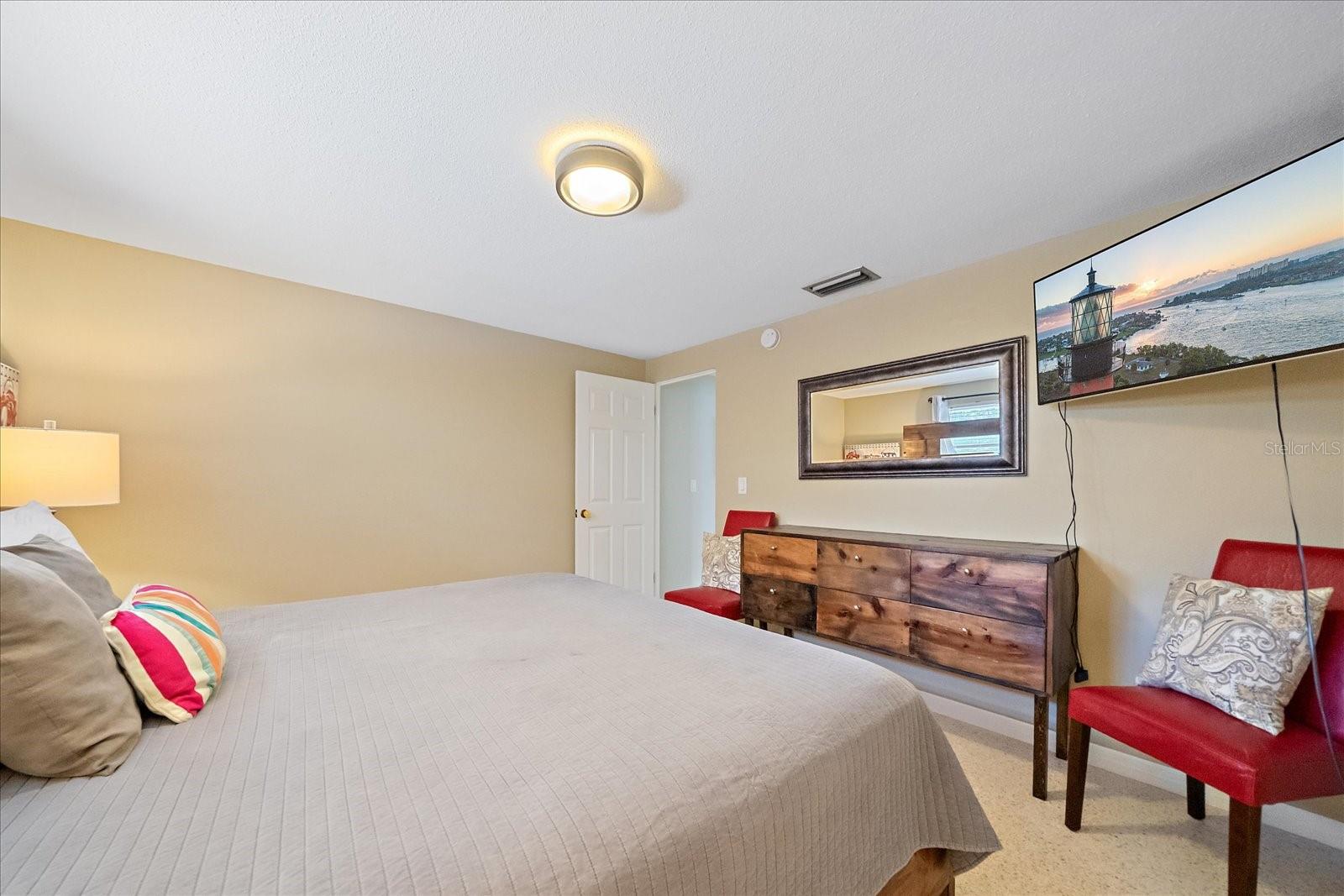 Image 30 of 50 For 611 Venice Lane