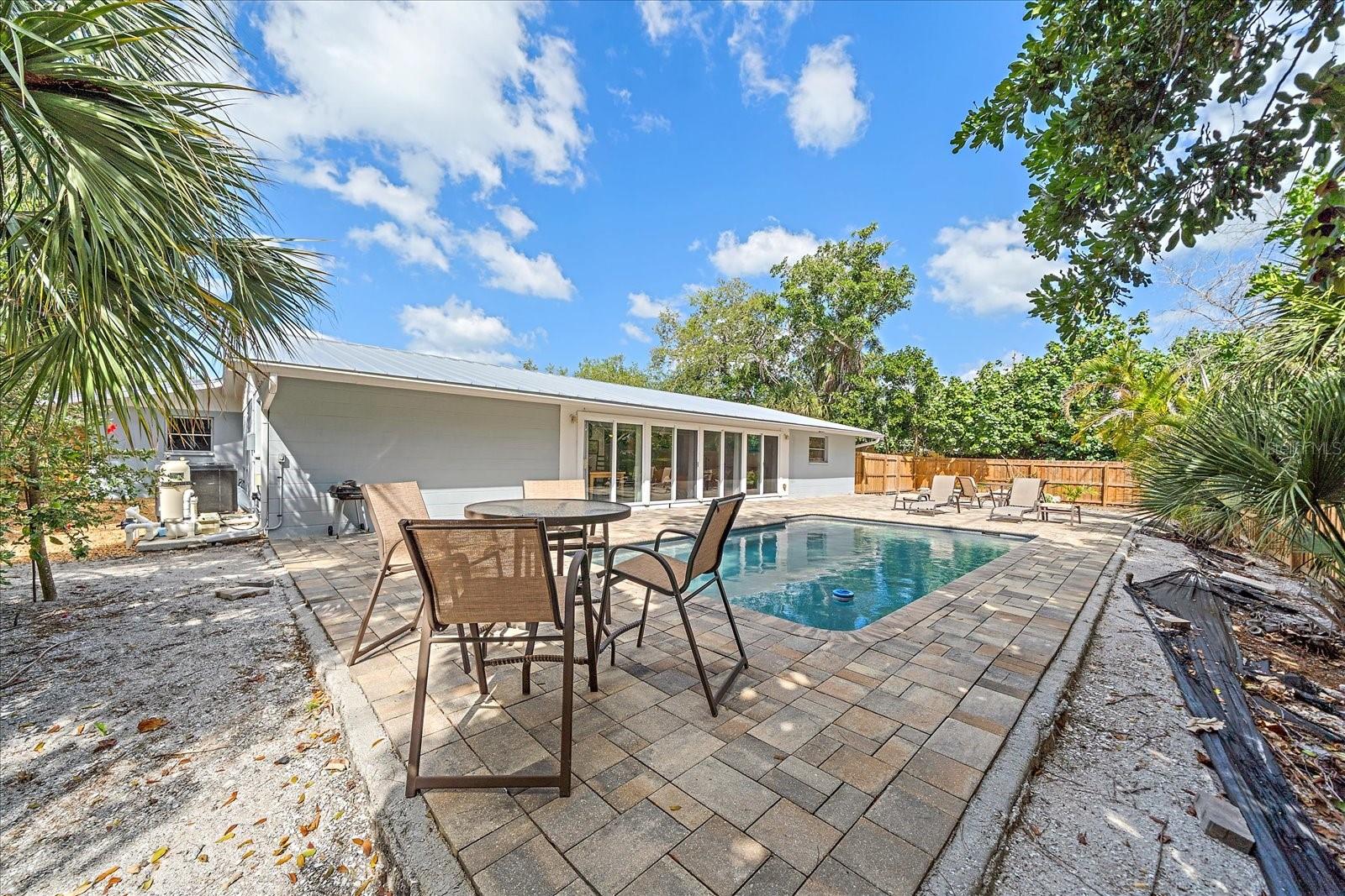 Image 35 of 50 For 611 Venice Lane