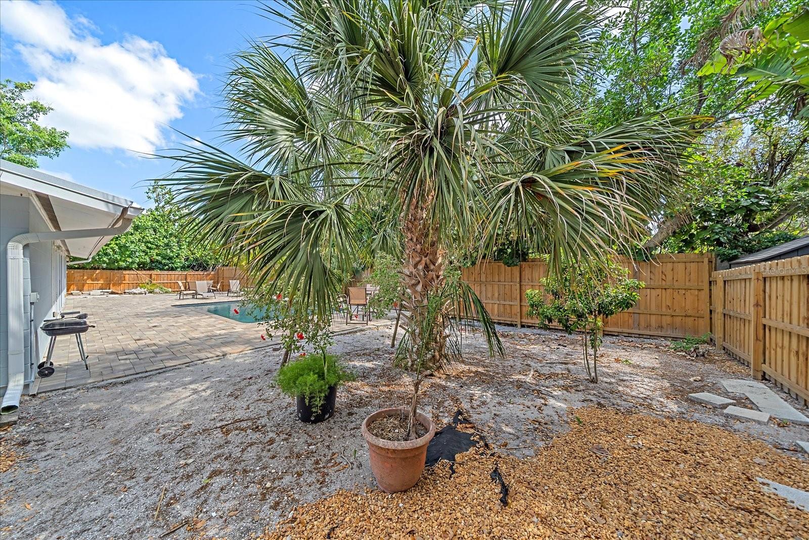 Image 36 of 50 For 611 Venice Lane