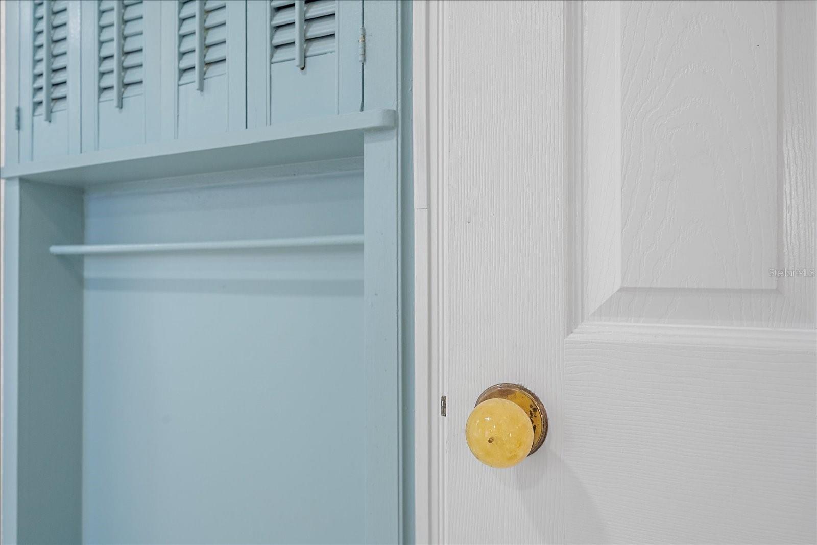 Image 6 of 50 For 611 Venice Lane