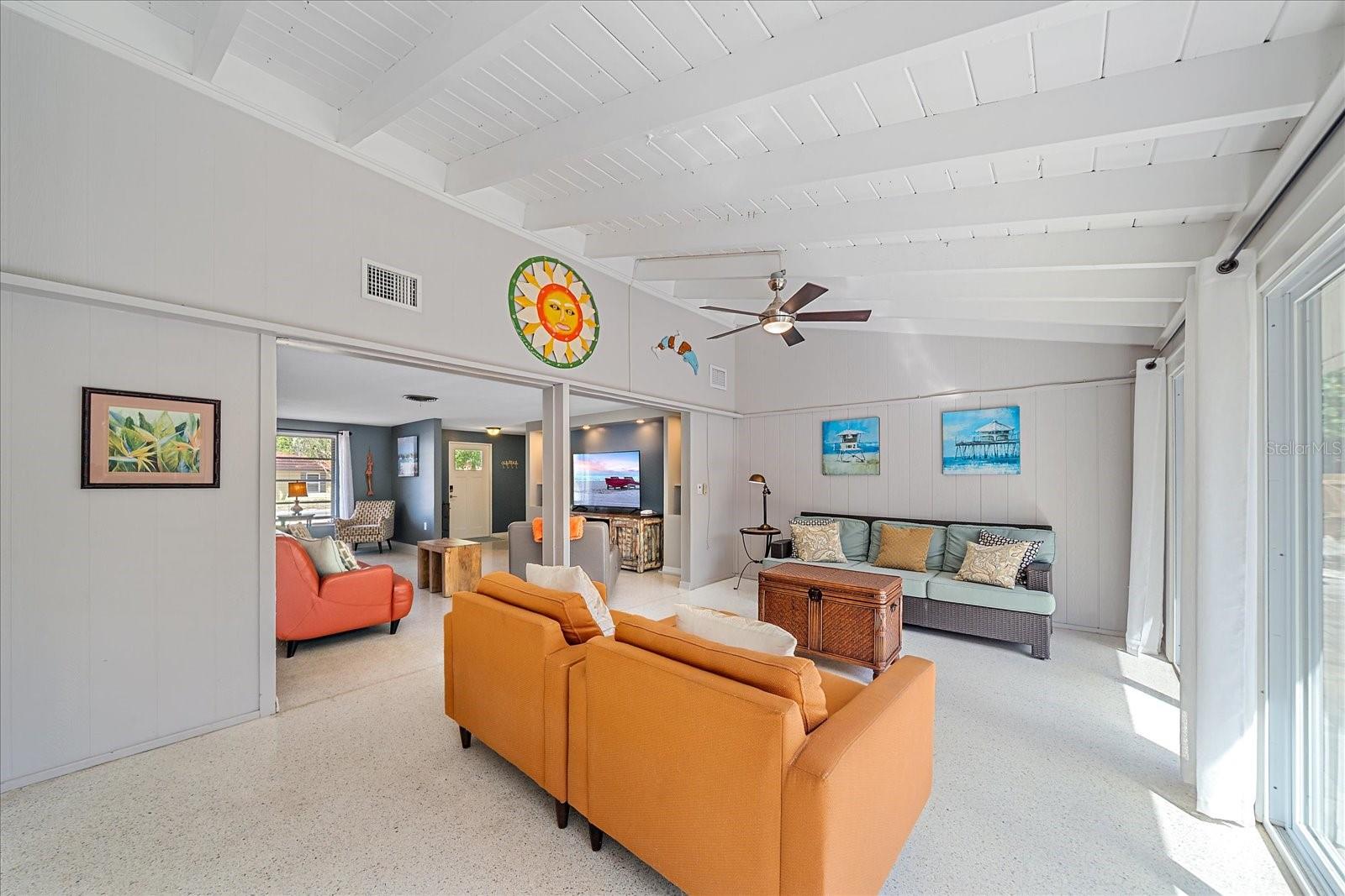 Image 7 of 50 For 611 Venice Lane