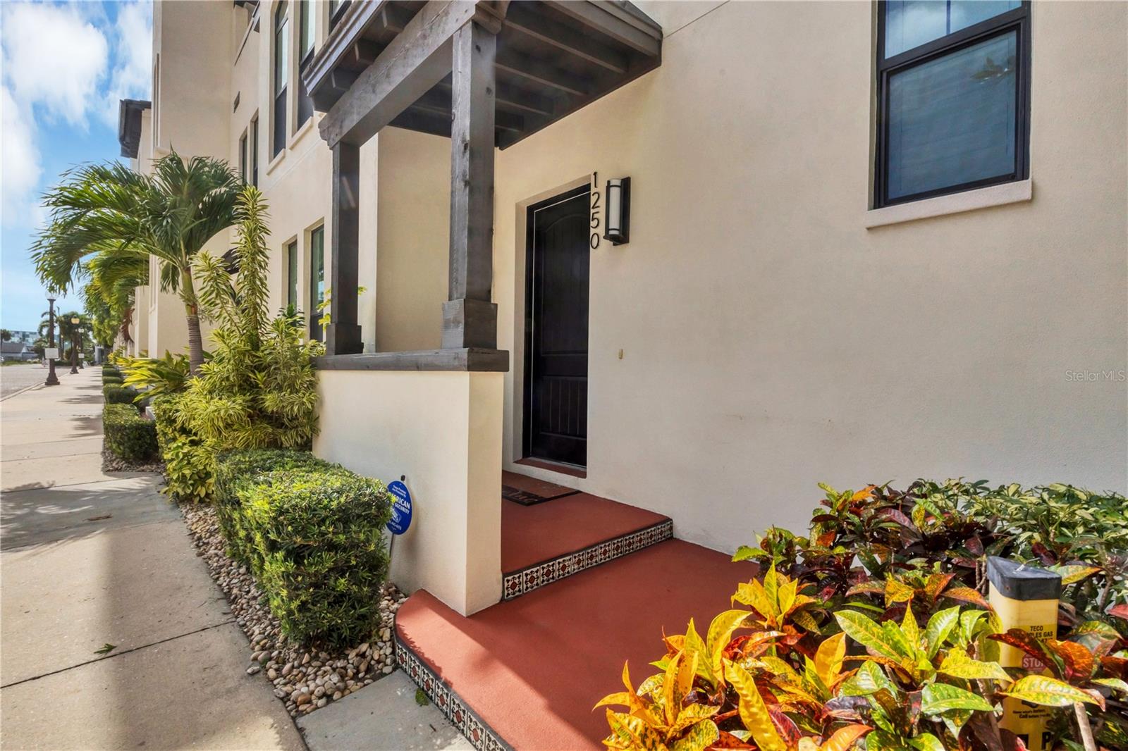 Image 4 of 66 For 1250 May Lane