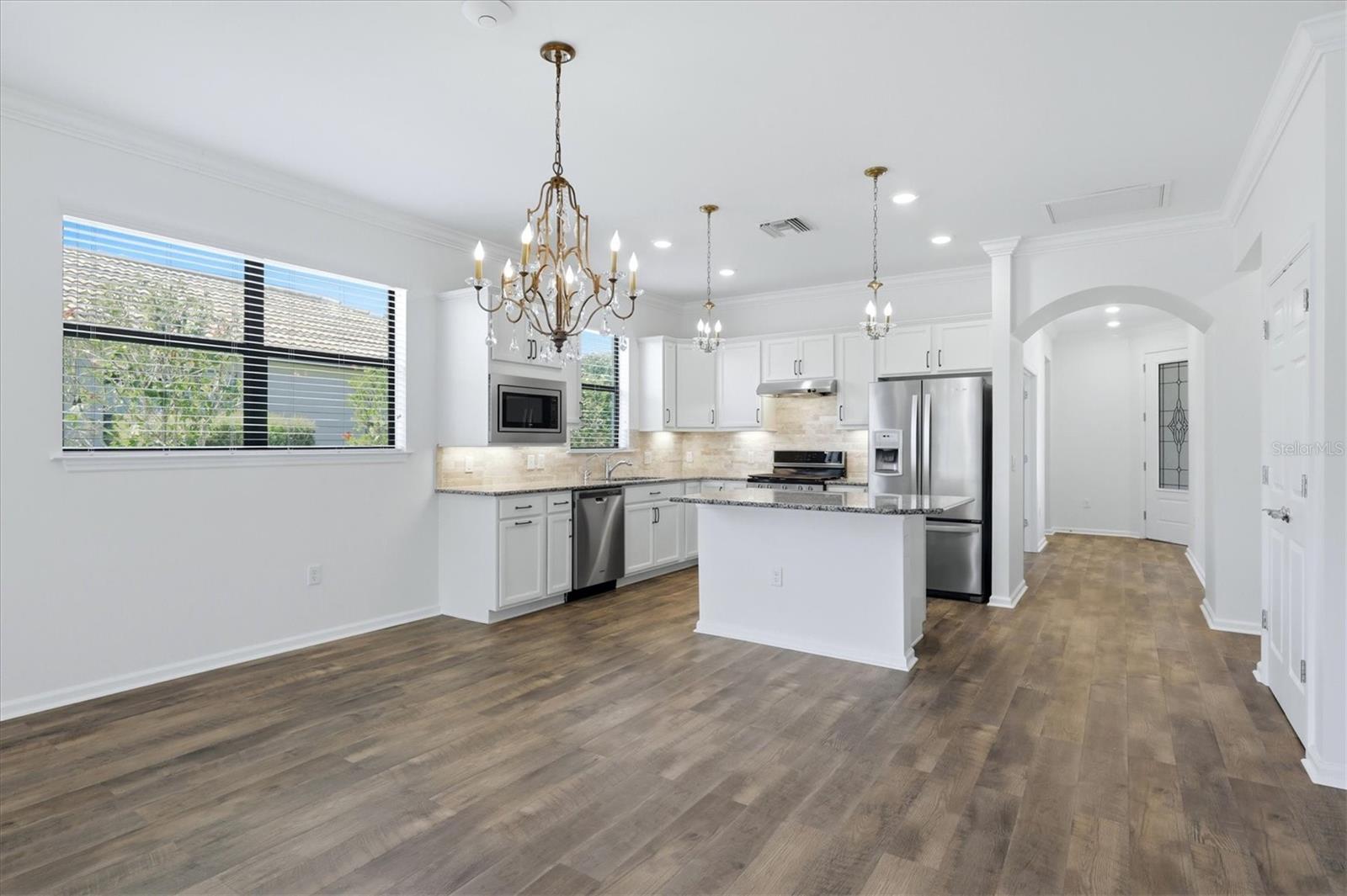 Listing photo id 10 for 17039 Hampton Falls Terrace