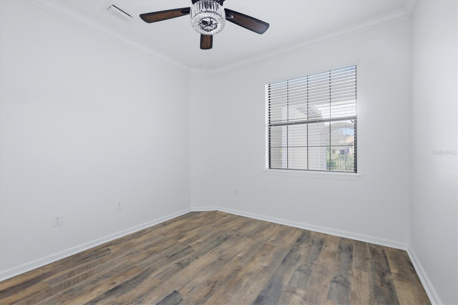 Listing photo id 21 for 17039 Hampton Falls Terrace