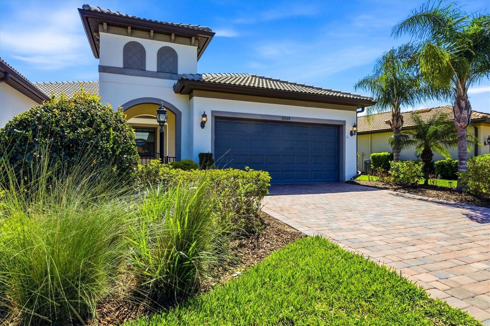 Listing photo id 3 for 17039 Hampton Falls Terrace