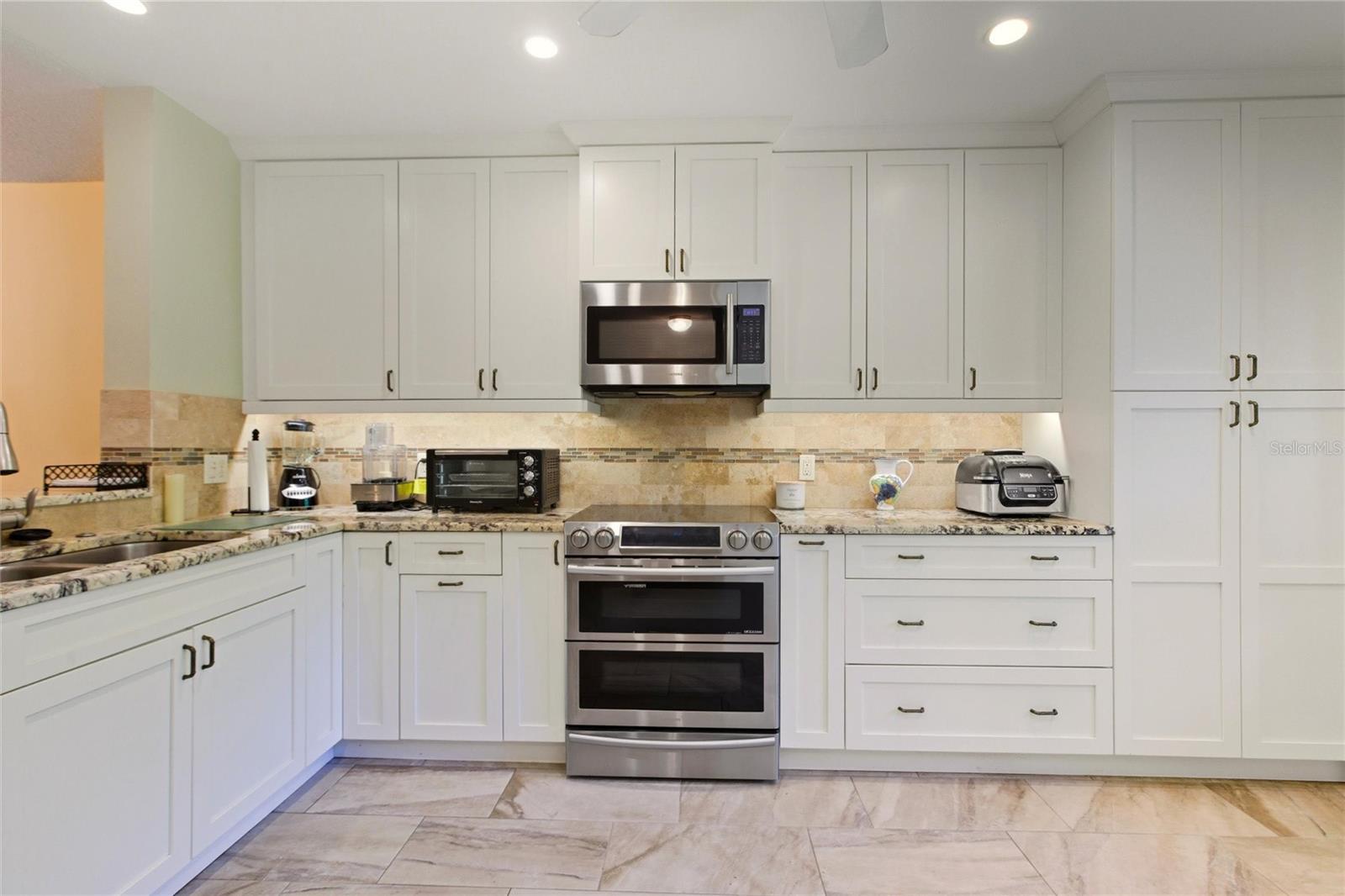 Image 12 of 43 For 6101 34th Street W 23c