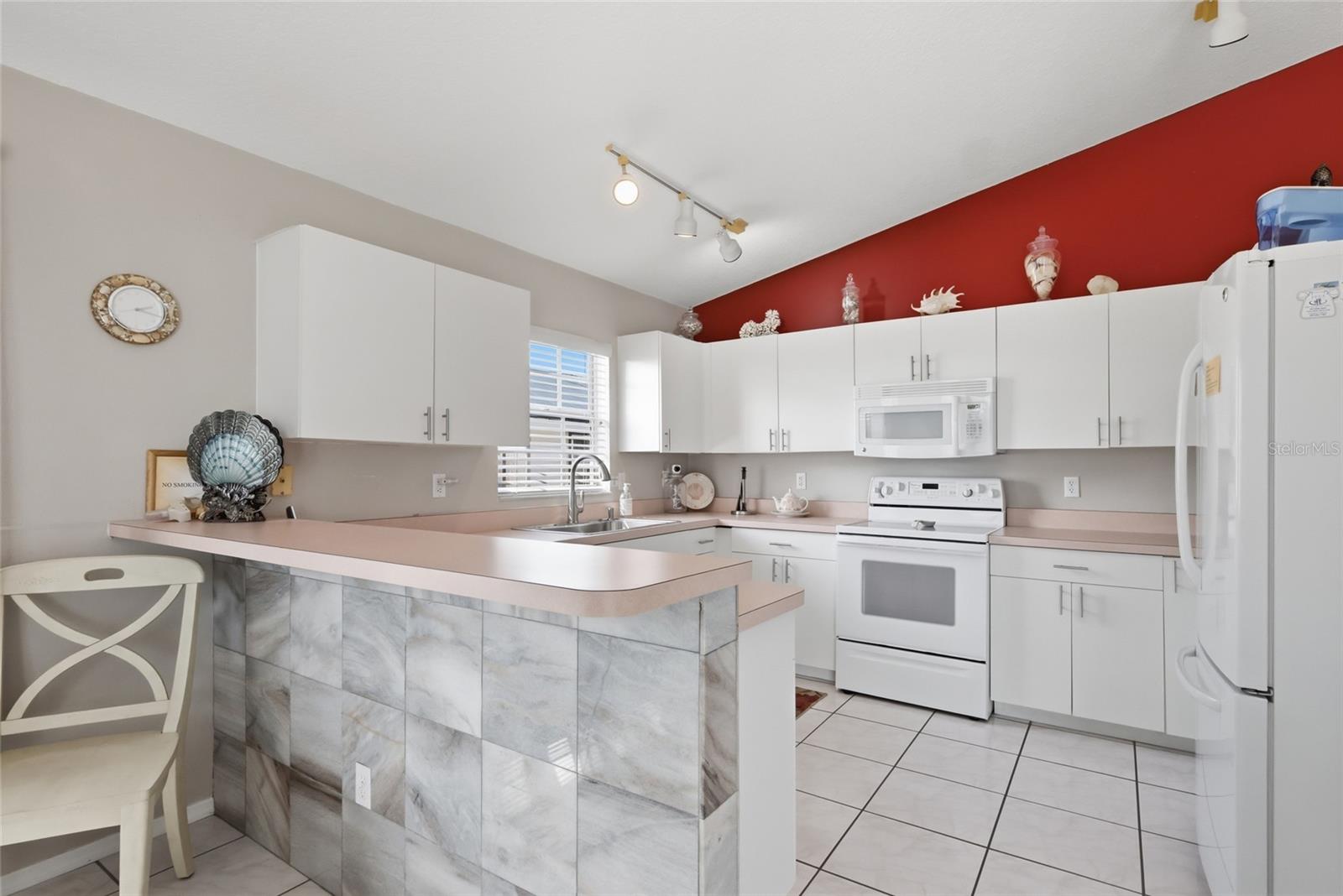 Image 11 of 32 For 2806 Gulf Drive