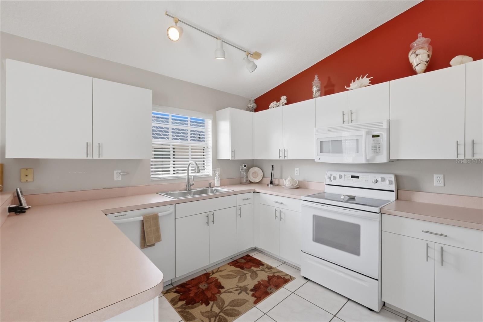 Image 12 of 32 For 2806 Gulf Drive