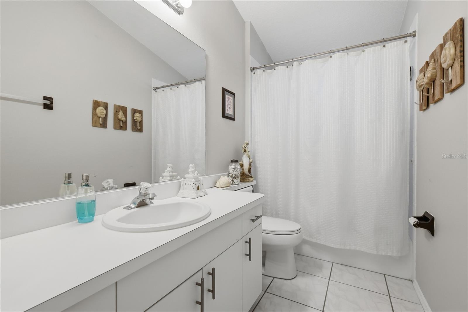 Image 16 of 32 For 2806 Gulf Drive