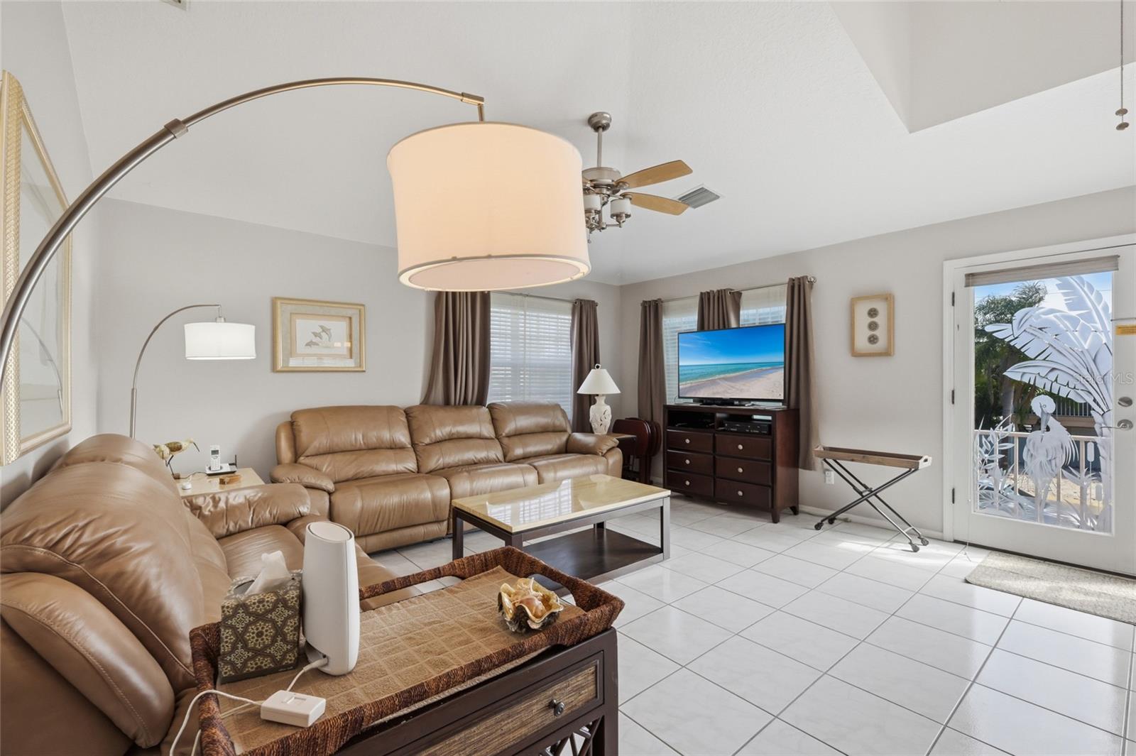 Image 7 of 32 For 2806 Gulf Drive