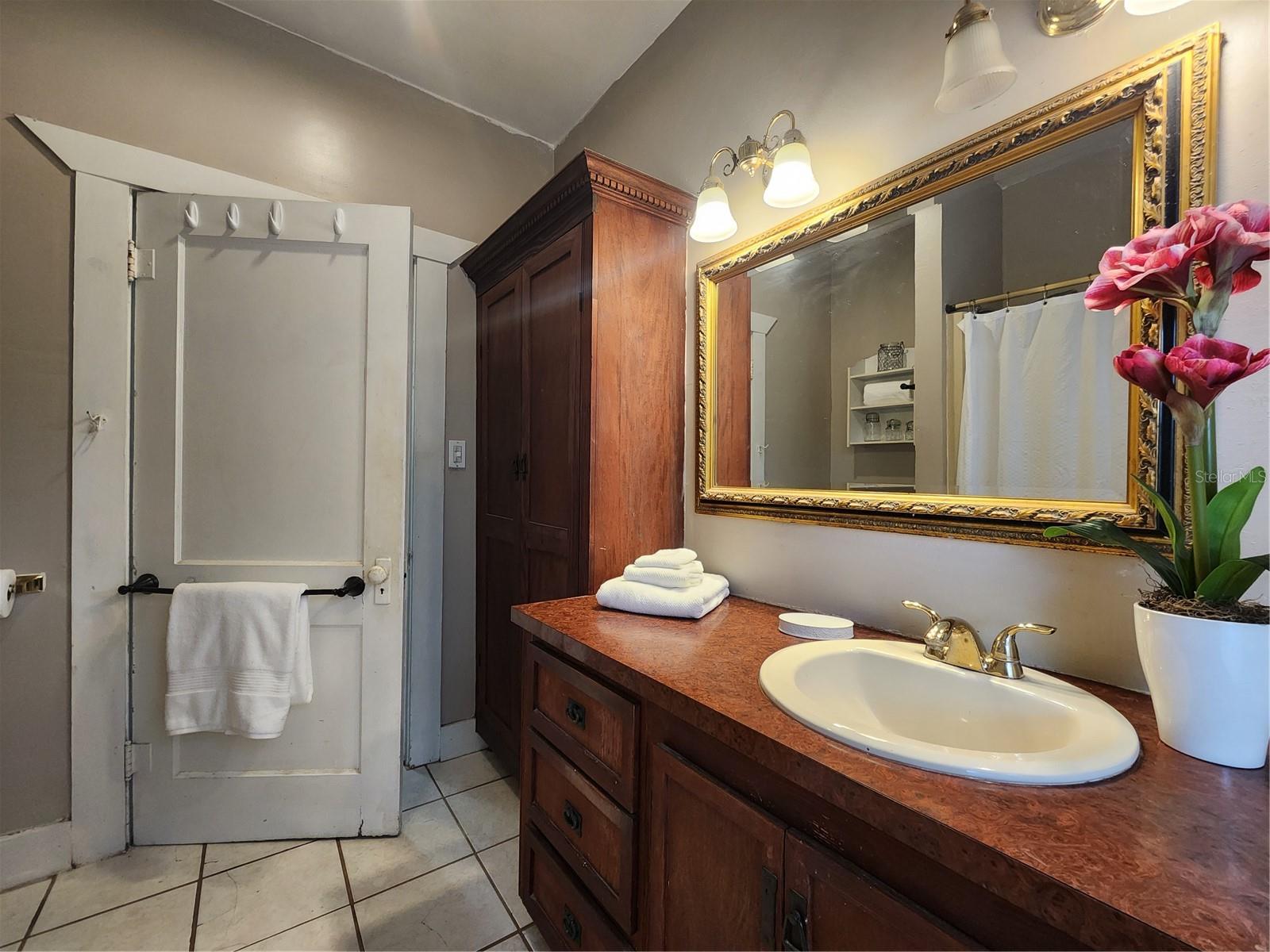 Image 13 of 29 For 2121 7th Avenue W