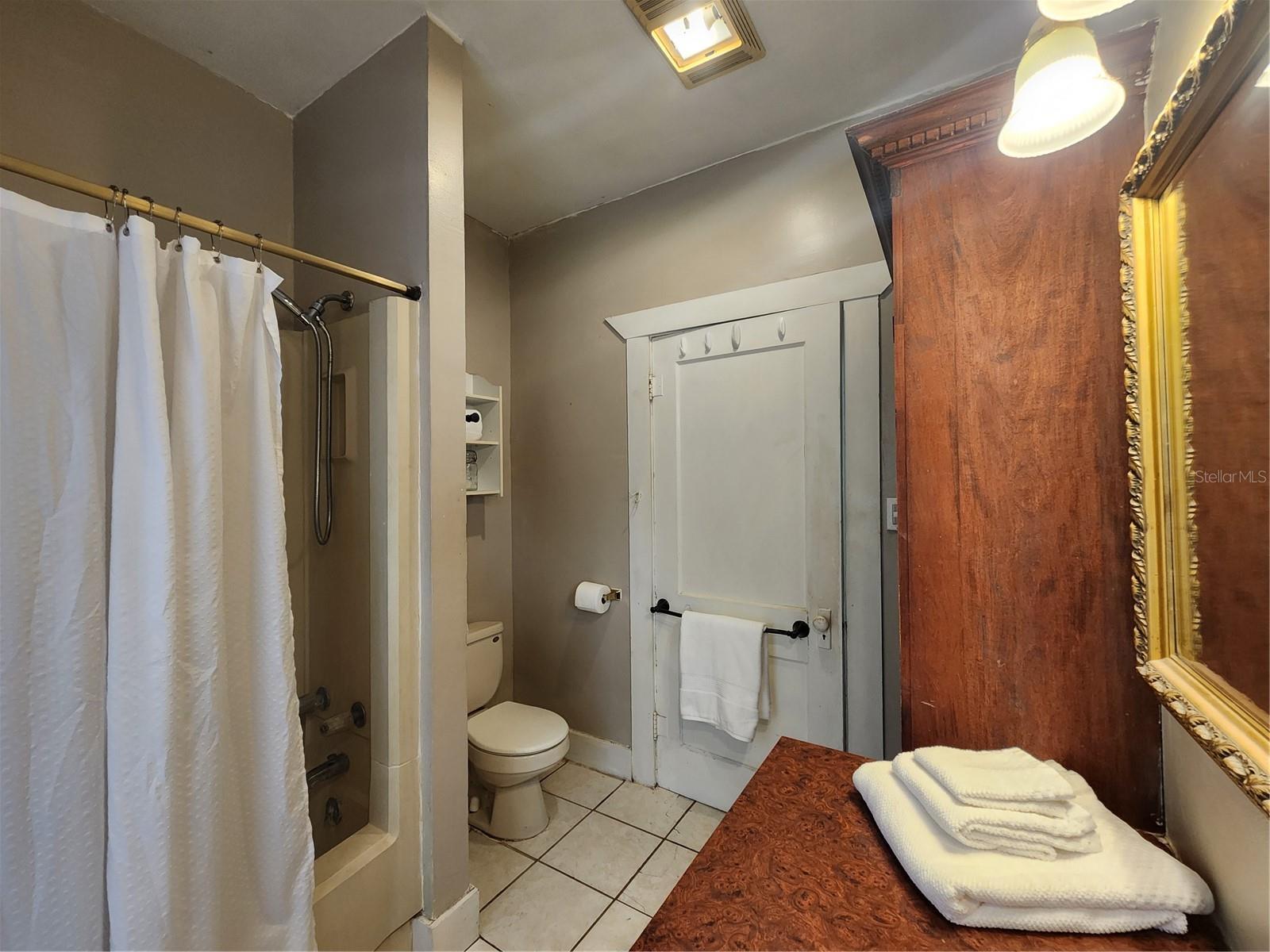 Image 14 of 29 For 2121 7th Avenue W