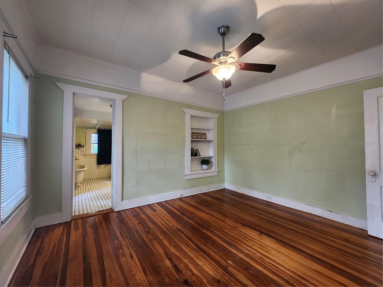 Image 16 of 29 For 2121 7th Avenue W