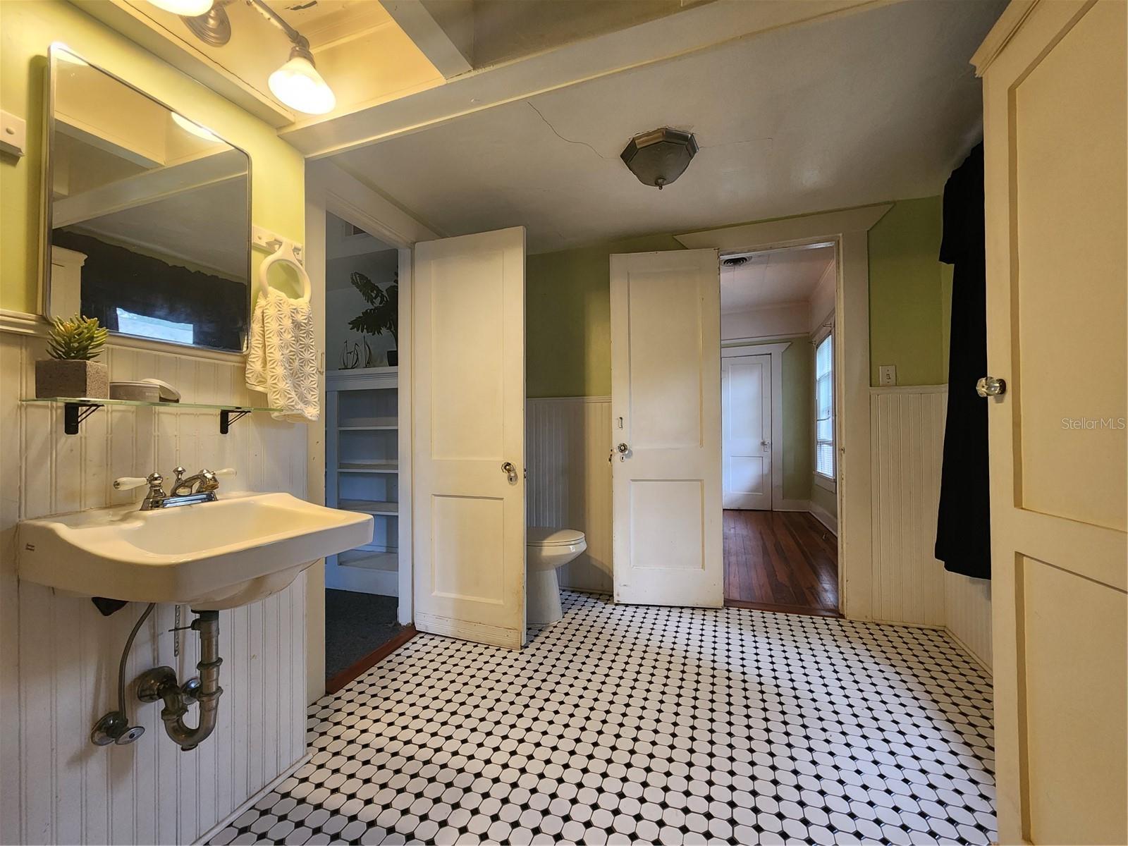 Image 18 of 29 For 2121 7th Avenue W