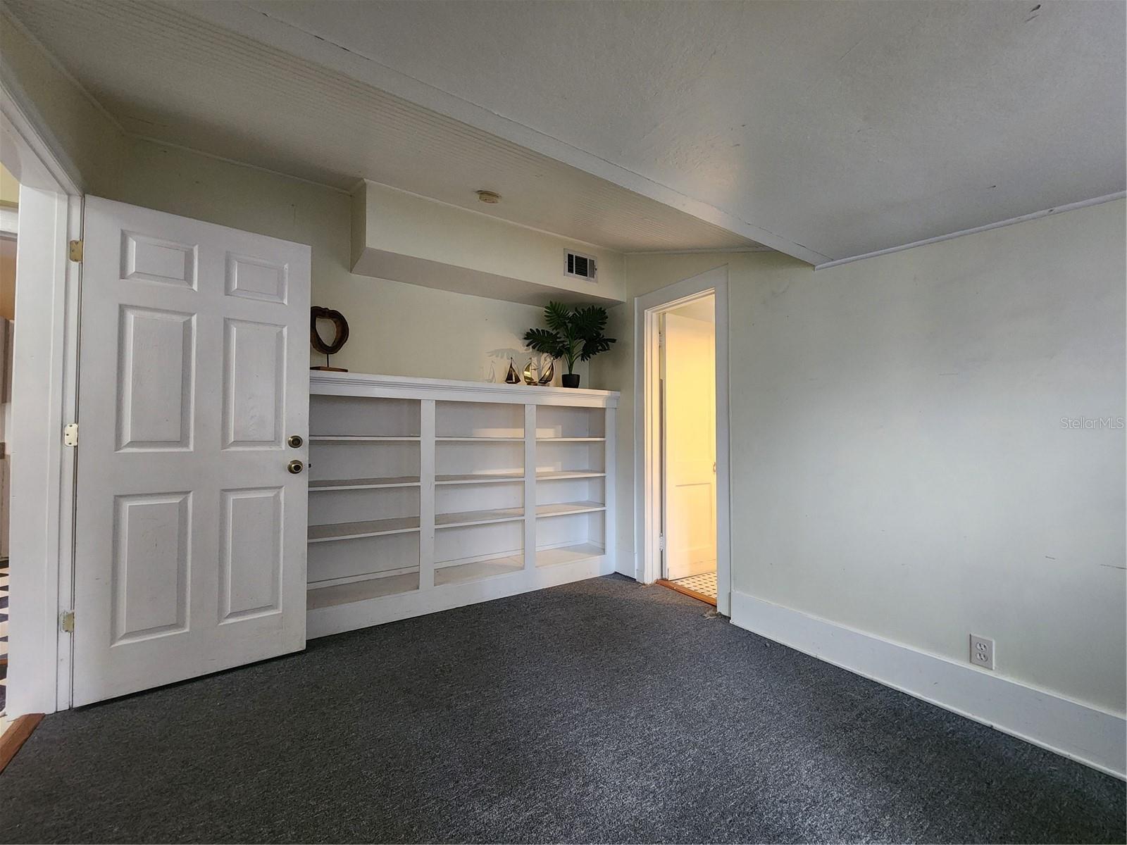 Image 19 of 29 For 2121 7th Avenue W