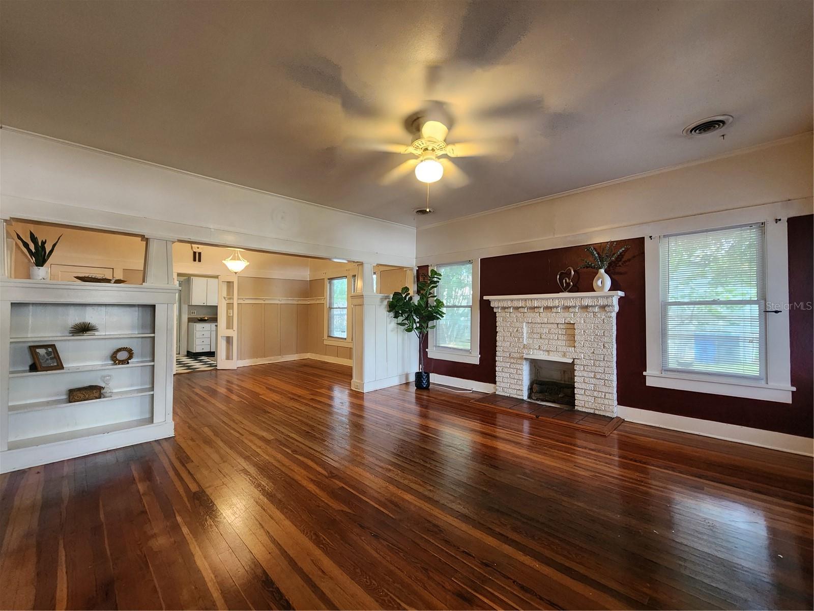 Image 6 of 29 For 2121 7th Avenue W